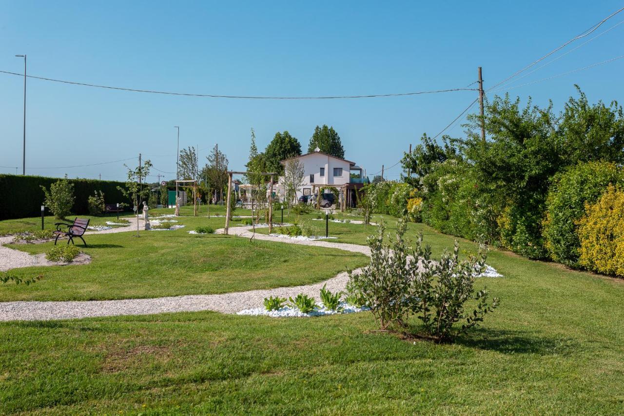I Delfini - Natural B&B Cesenatico Exterior photo