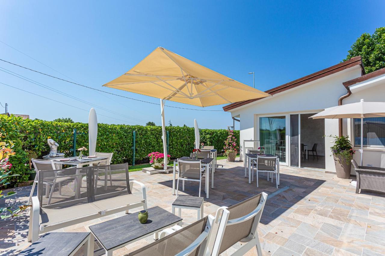 I Delfini - Natural B&B Cesenatico Exterior photo