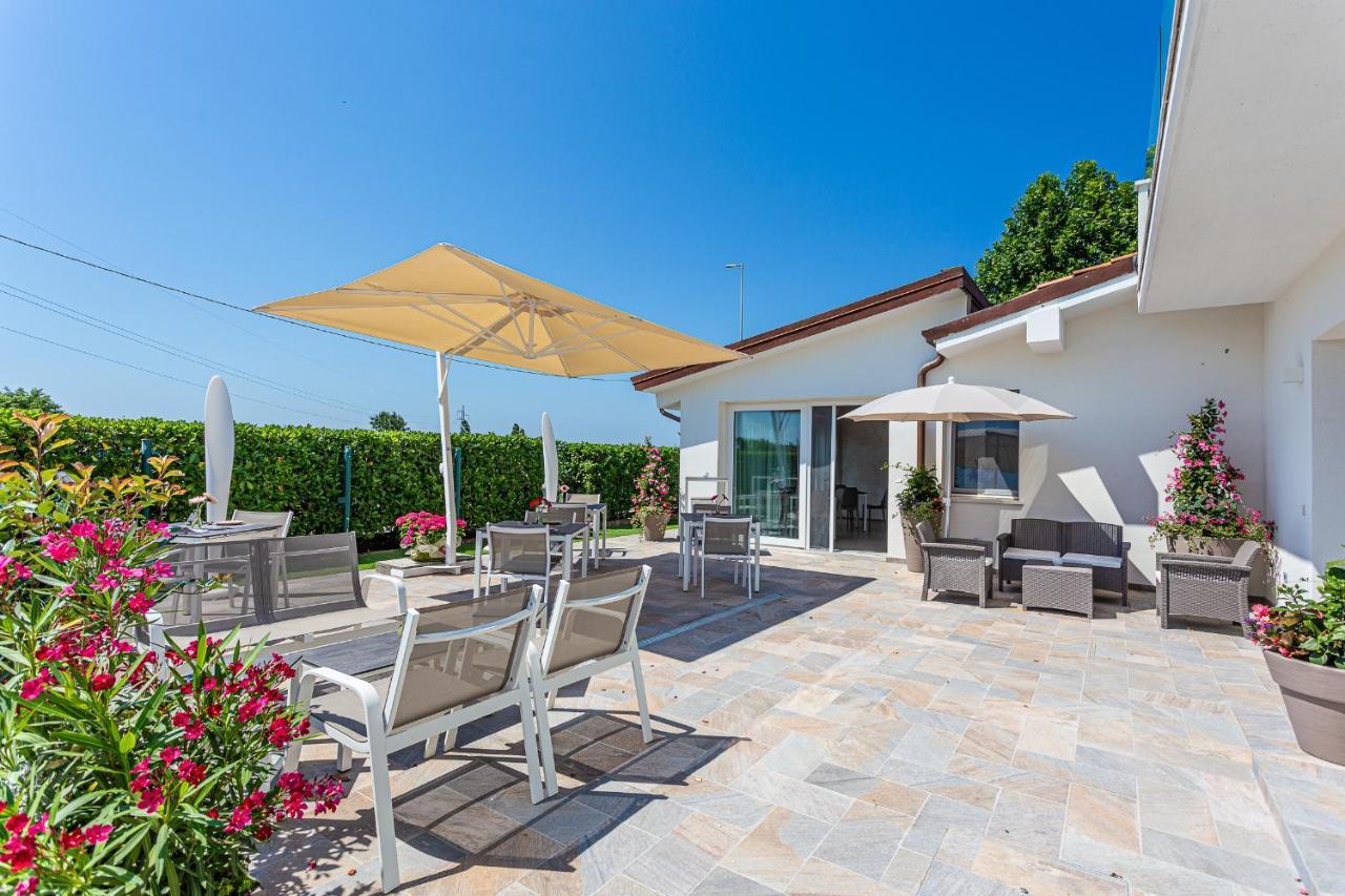 I Delfini - Natural B&B Cesenatico Exterior photo